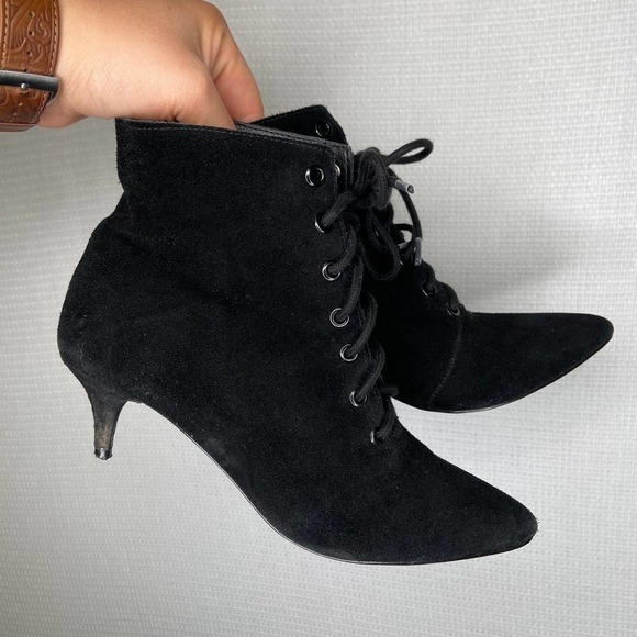 Urban Outfitters | Black Short Bootie Heels 7‎ - Picture 2 of 8